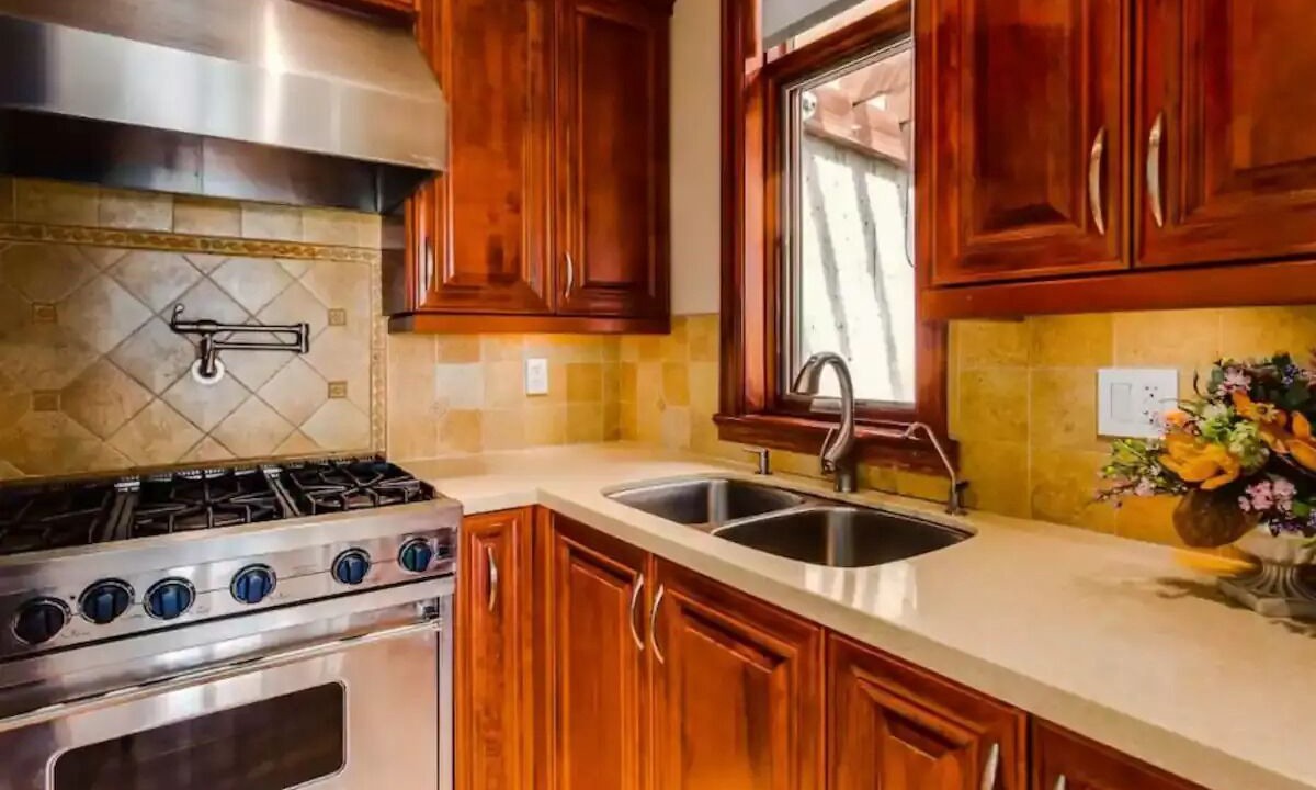 Photo of Kitchen in West Vancouver
