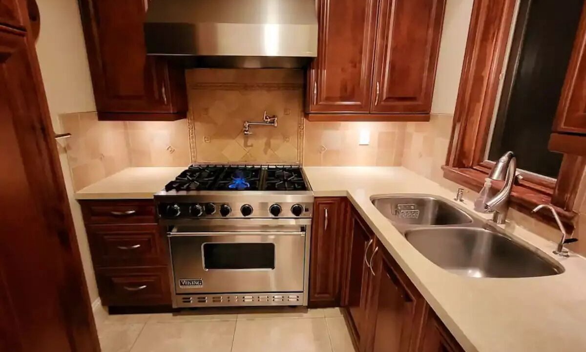 Photo of Kitchen in West Vancouver