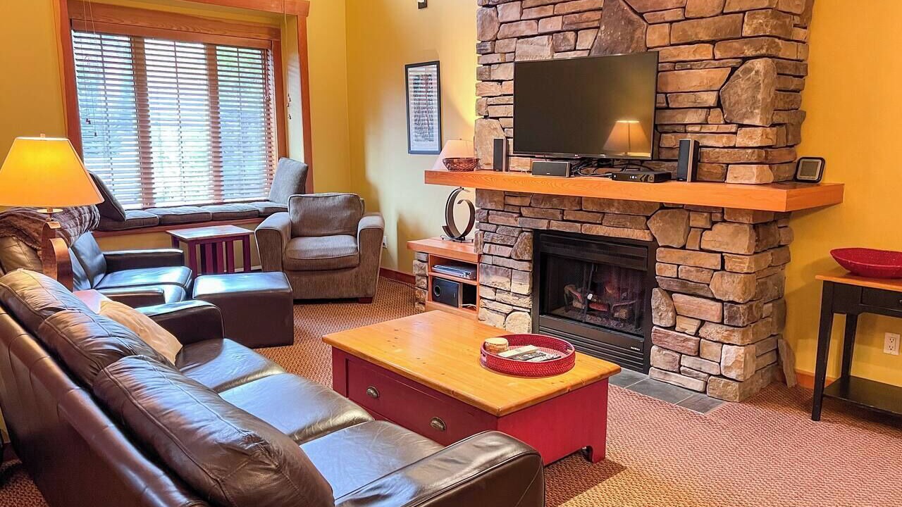 Photo of Livingroom in East Kootenay