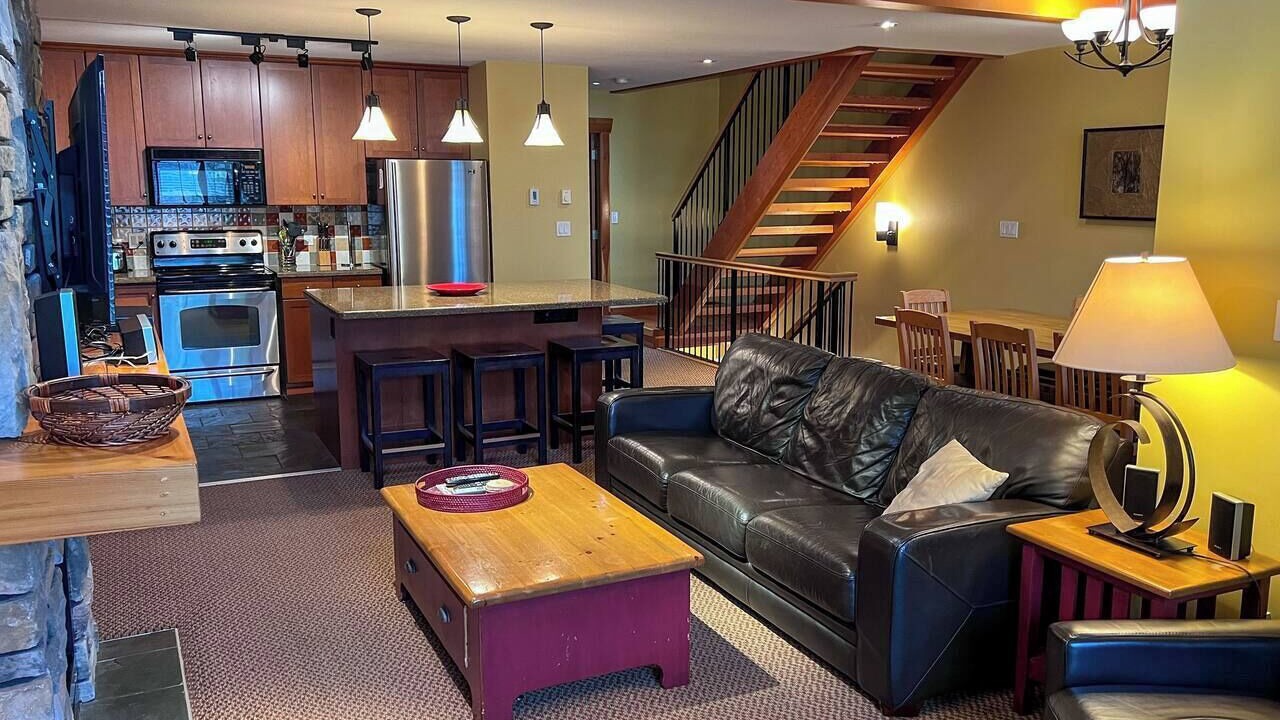 Photo of Livingroom in East Kootenay