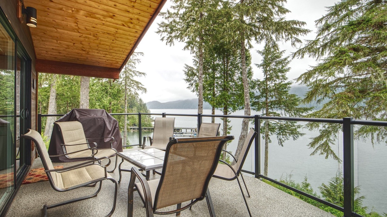 Photo of Patio Balcony in Port Renfrew