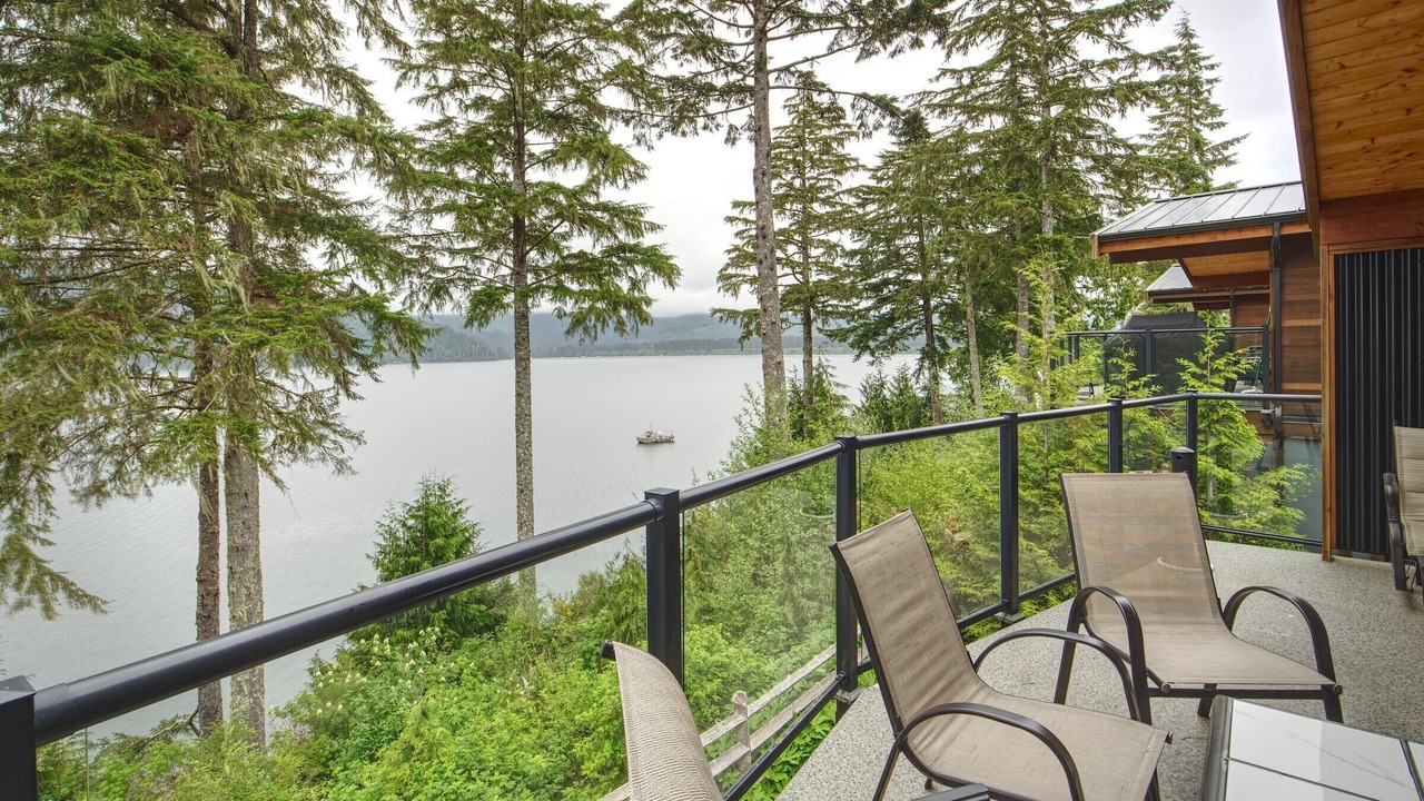 Photo of Patio Balcony in Port Renfrew