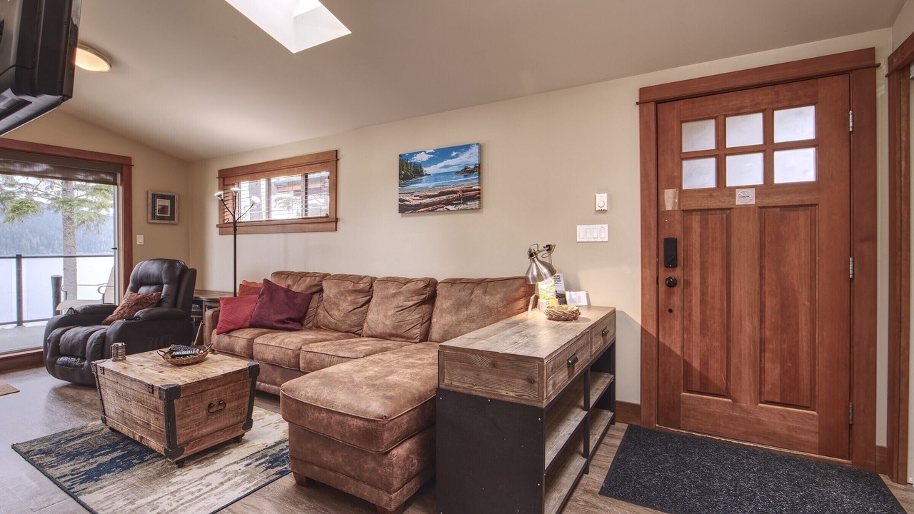 Photo of Livingroom in Port Renfrew