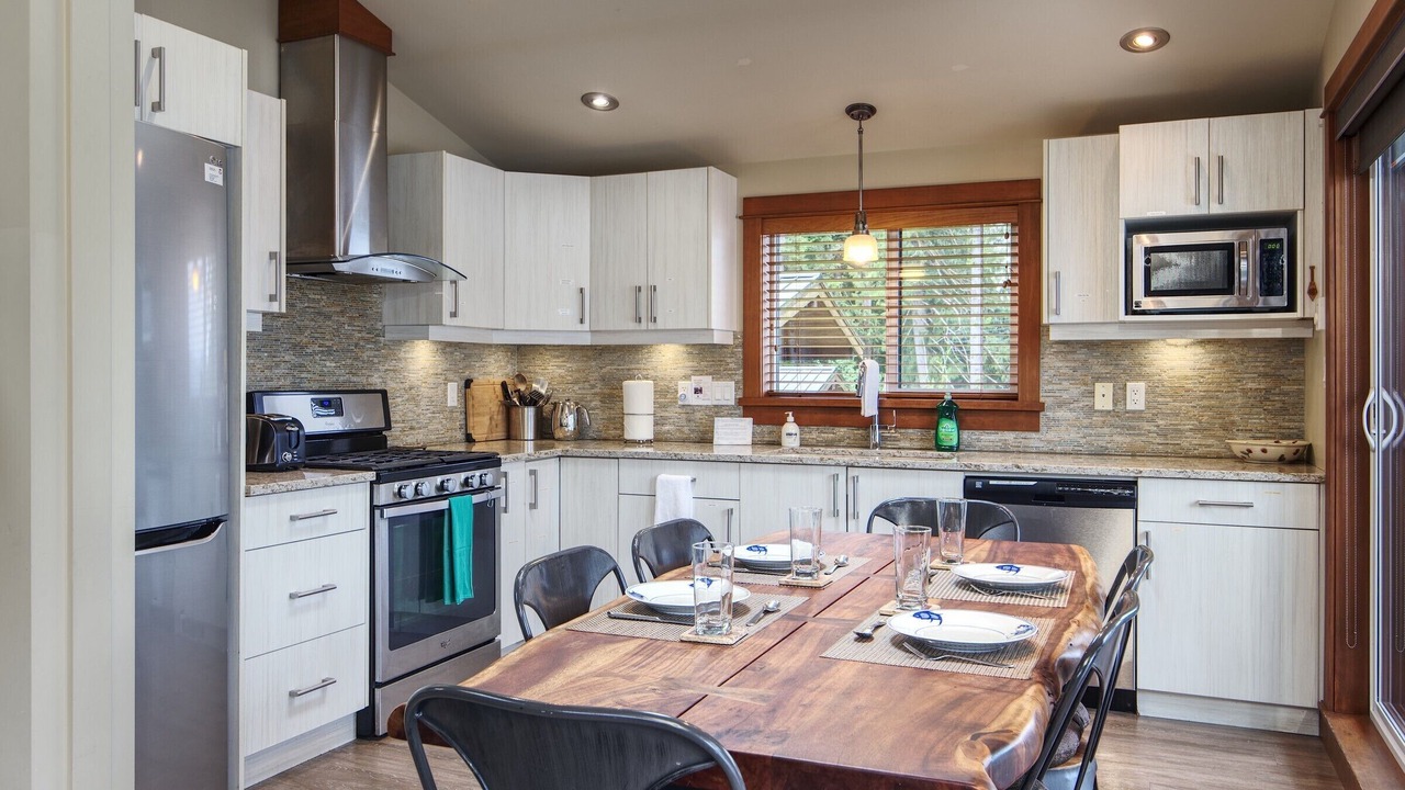 Photo of Kitchen in Port Renfrew