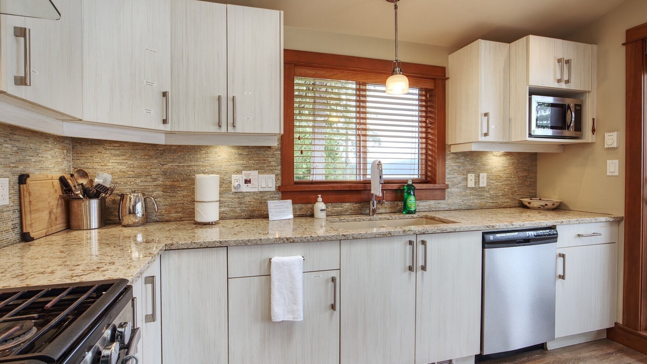 Photo of Kitchen in Port Renfrew