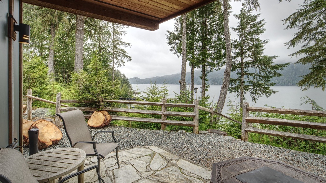 Photo of Patio Balcony in Port Renfrew