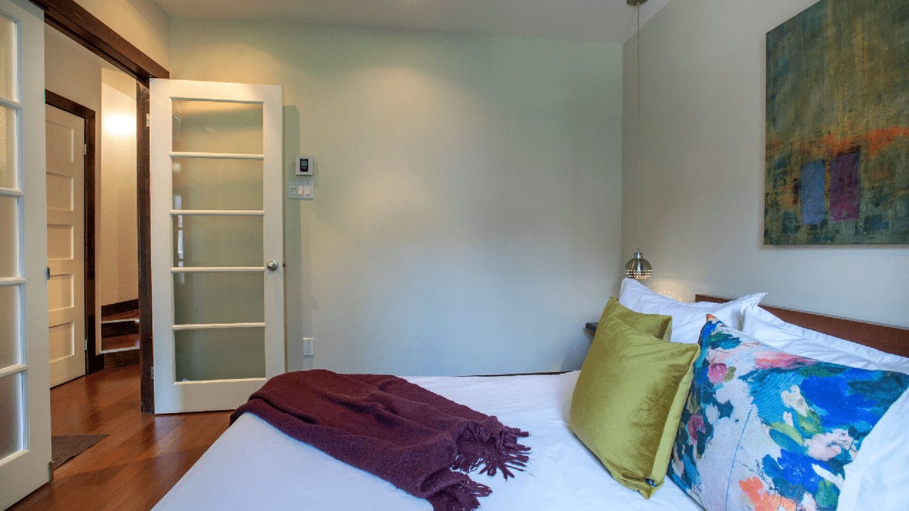 Photo of Bedroom in De Lorimier