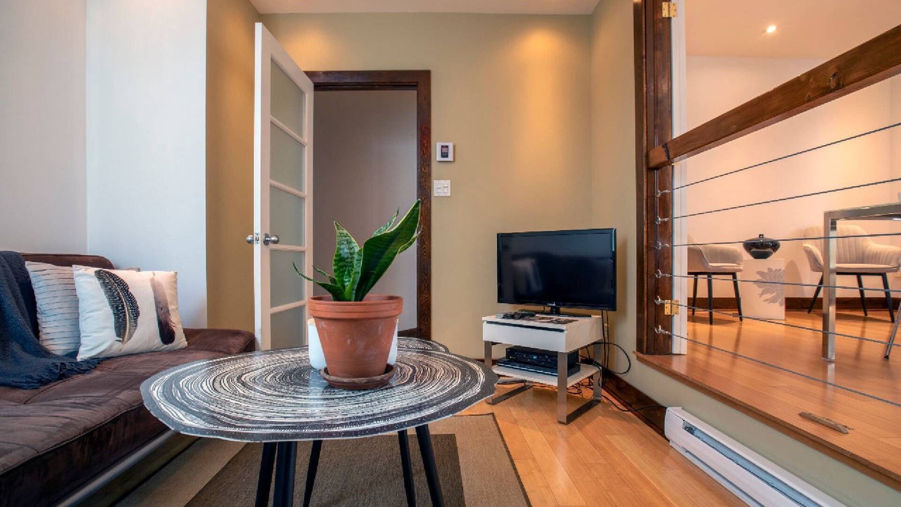 Photo of Livingroom in De Lorimier