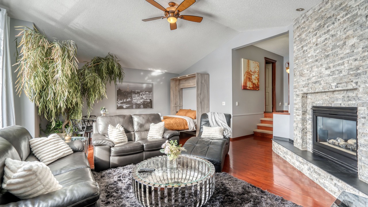 Photo of Livingroom in Bridlewood