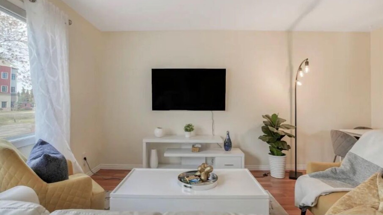 Photo of Livingroom in Fort Saskatchewan