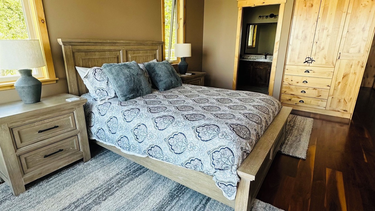 Photo of Bedroom in 70 Mile House