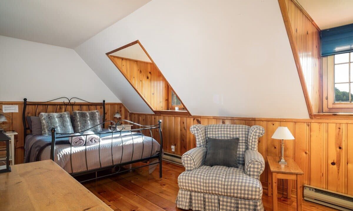 Photo of Bedroom in Entrelacs