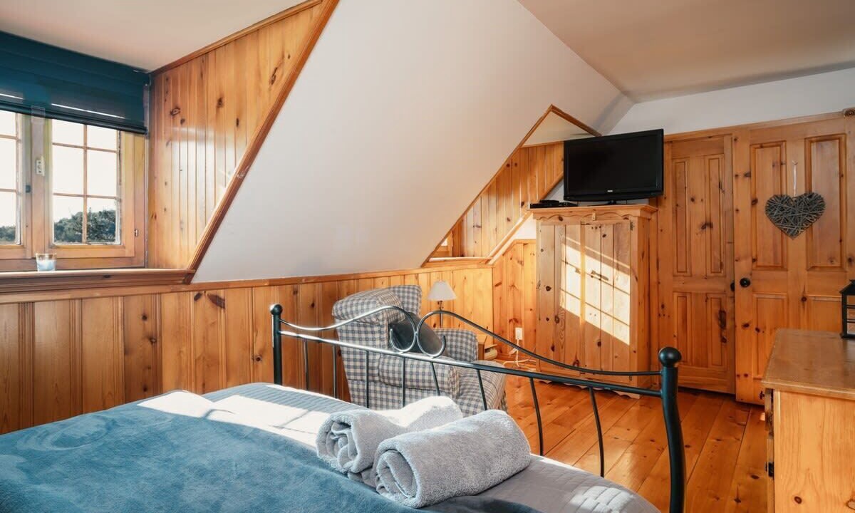 Photo of Bedroom in Entrelacs