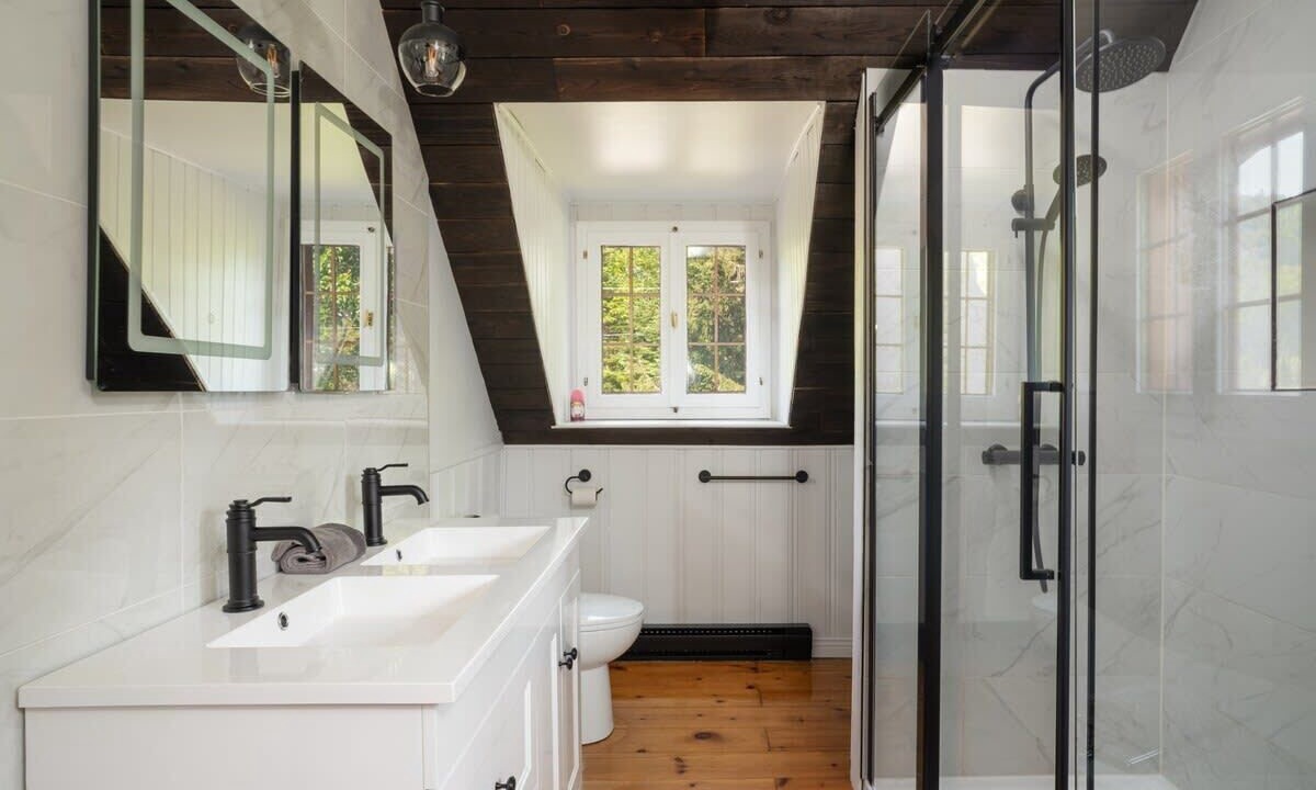 Photo of Bathroom in Entrelacs