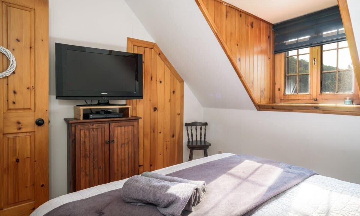 Photo of Bedroom in Entrelacs