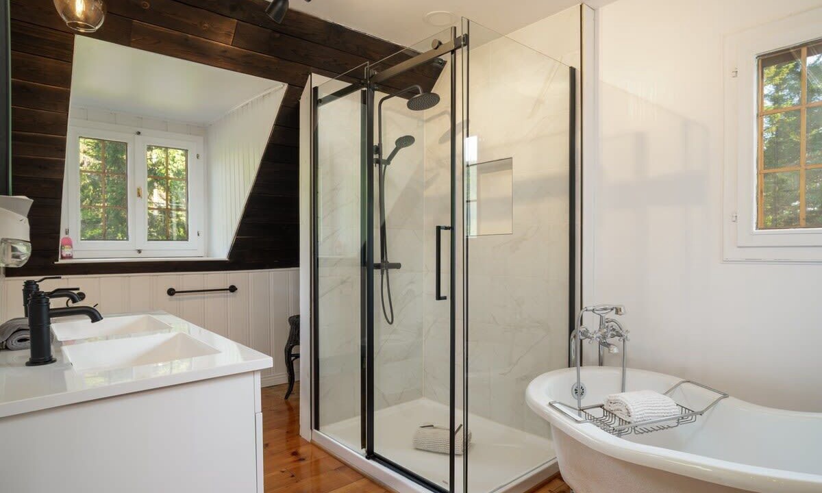 Photo of Bathroom in Entrelacs