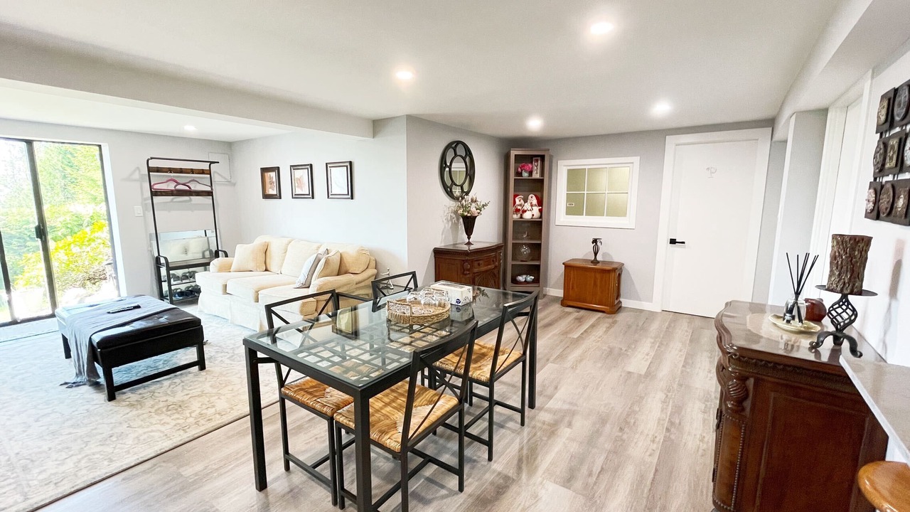 Photo of Livingroom in West Vancouver