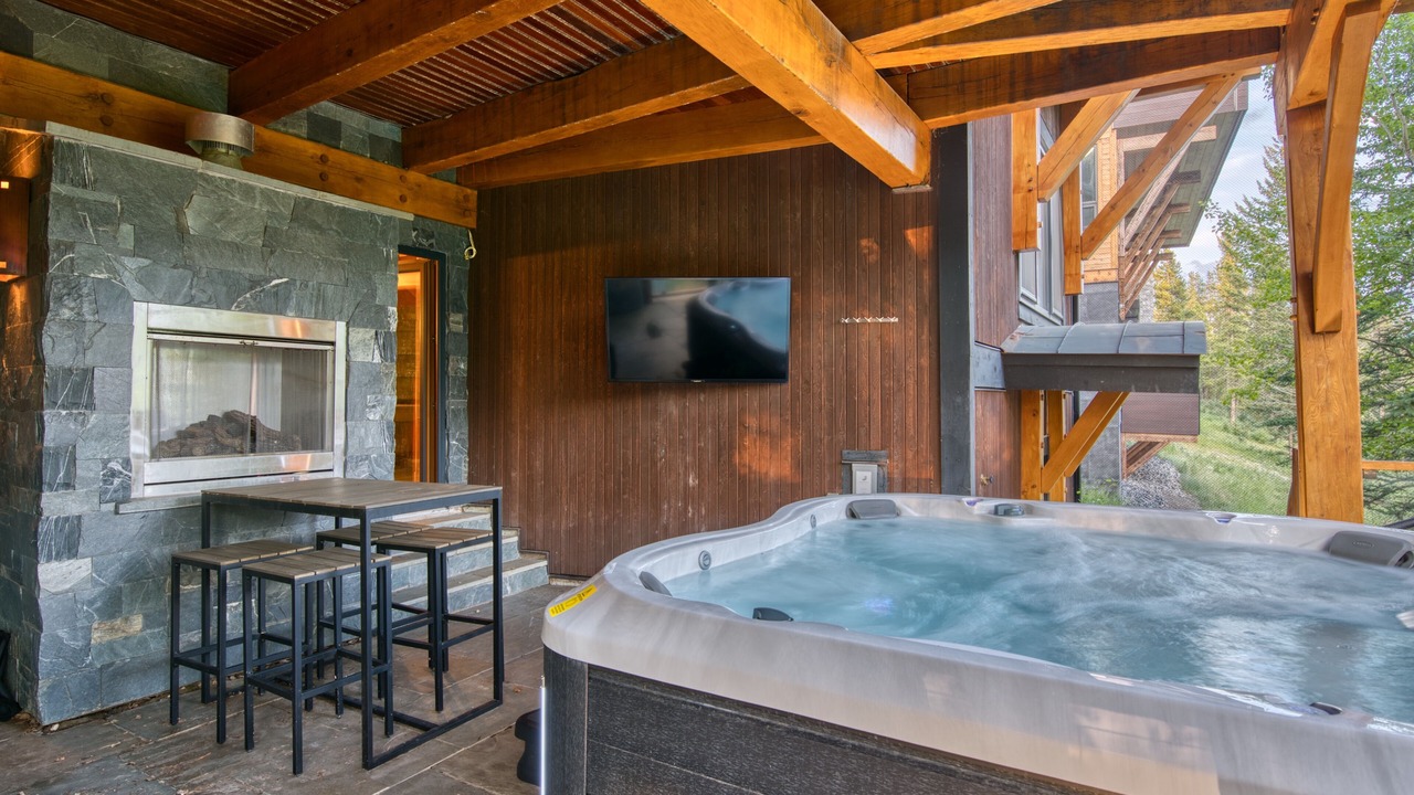 Photo of Outdoor in Silvertip
