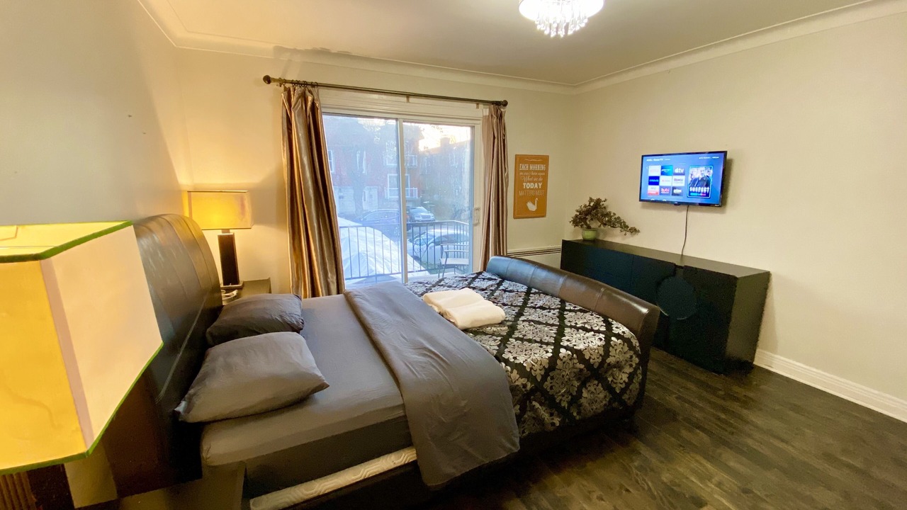 Photo of Bedroom in Cote-Des-Neiges—Notre-Dame-De-Grace