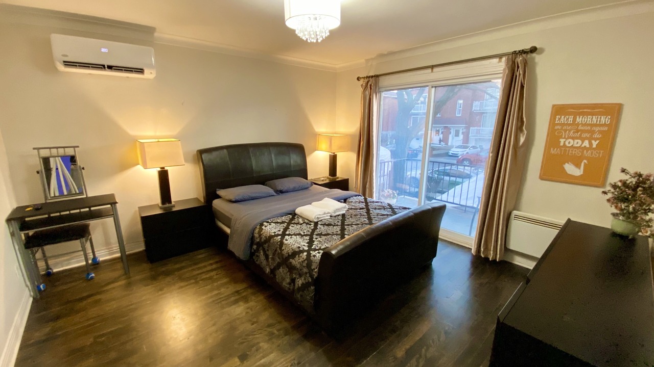 Photo of Bedroom in Cote-Des-Neiges—Notre-Dame-De-Grace
