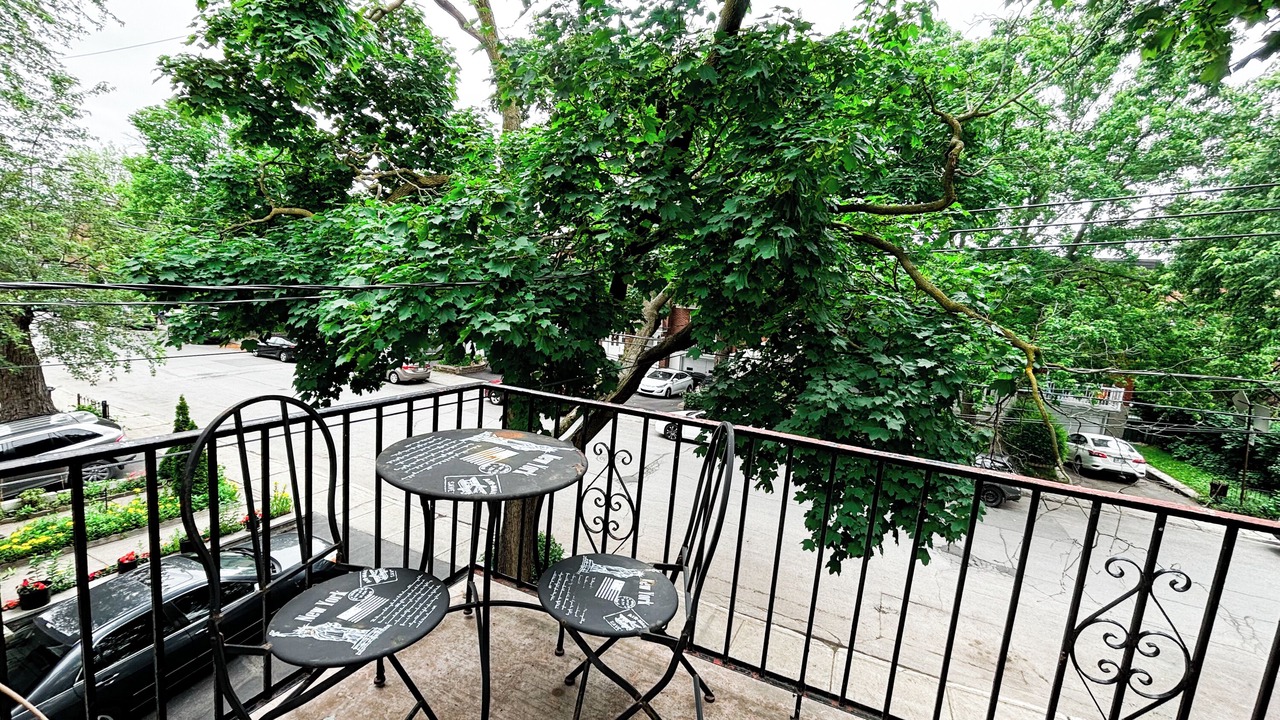 Photo of Outdoor in Cote-Des-Neiges—Notre-Dame-De-Grace