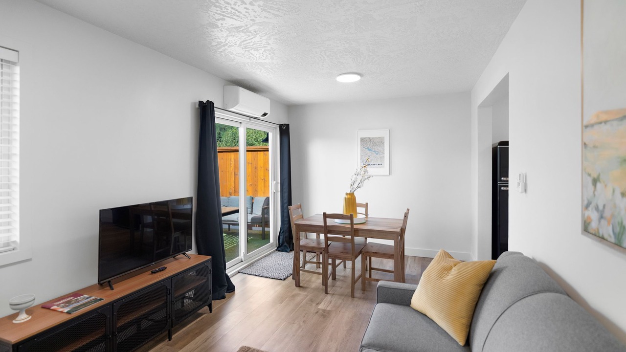 Photo of Livingroom in Lake Cowichan