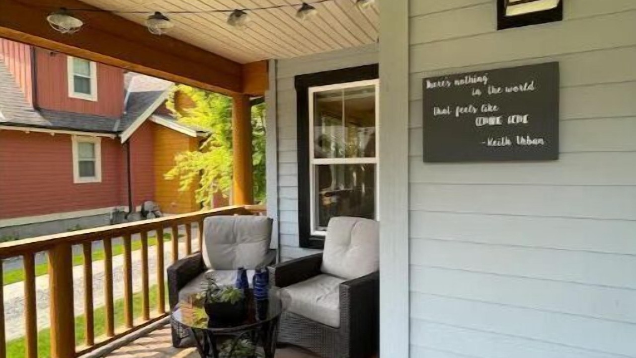 Photo of Patio Balcony in Lindell Beach