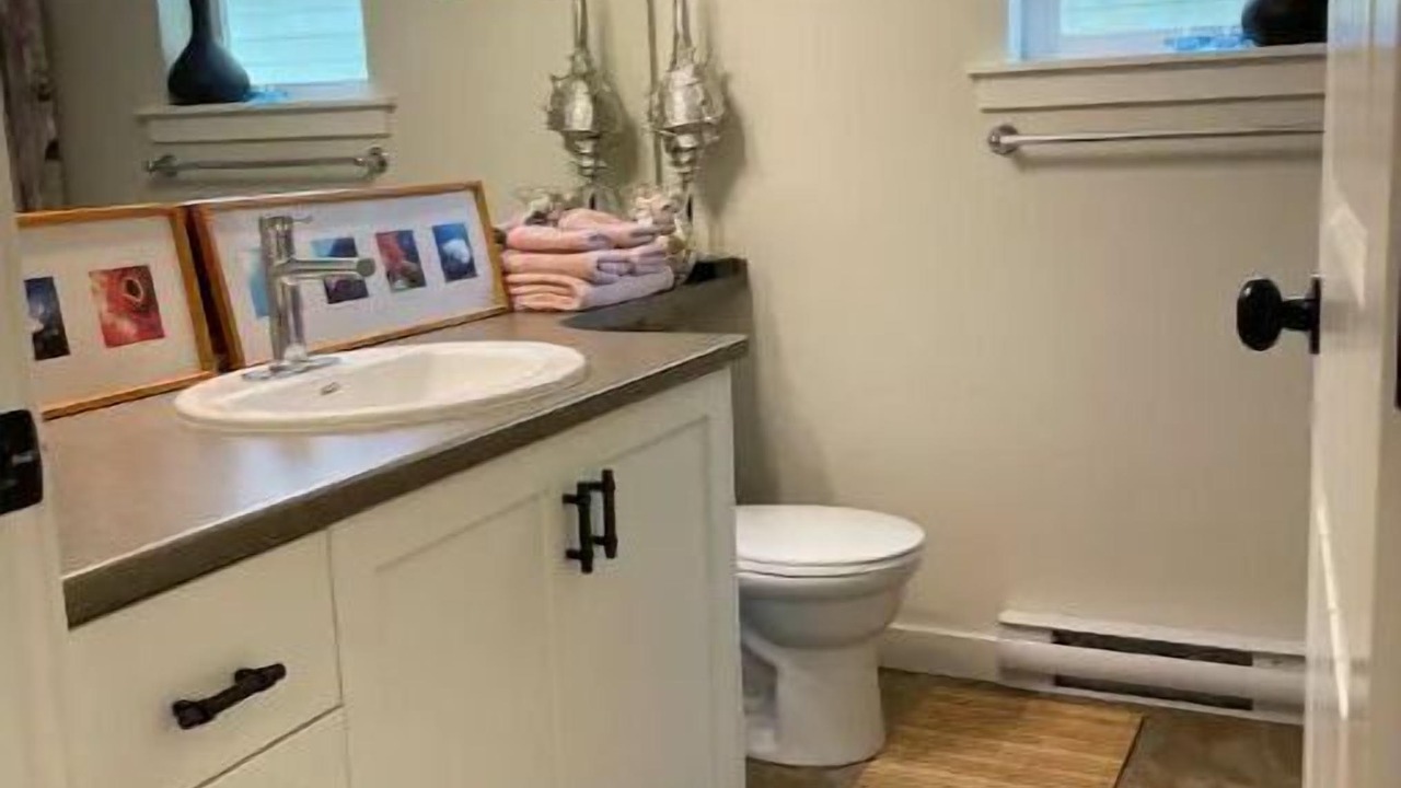 Photo of Bathroom in Lindell Beach