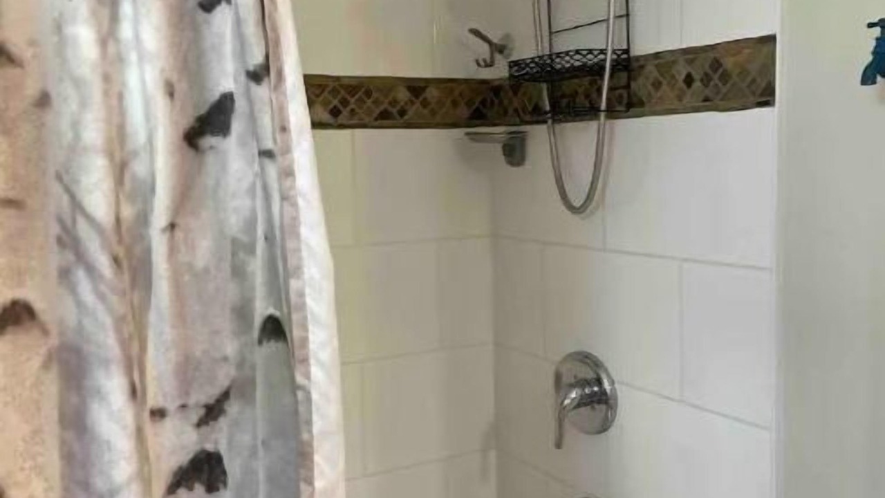 Photo of Bathroom in Lindell Beach