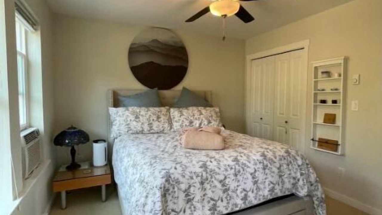 Photo of Bedroom in Lindell Beach