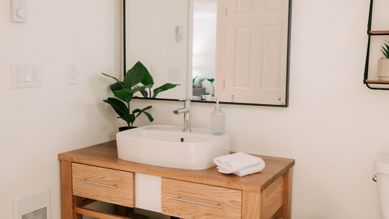 Photo of Bathroom in Upper Ten Oaks
