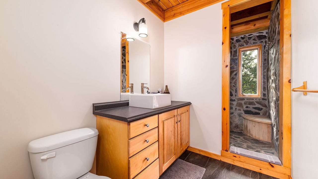 Photo of Bathroom in Les Eboulements