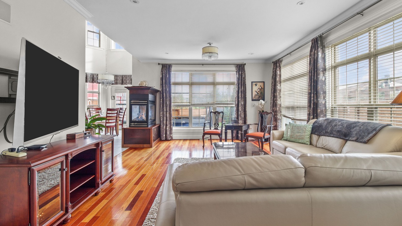 Photo of Livingroom in Terra Nova