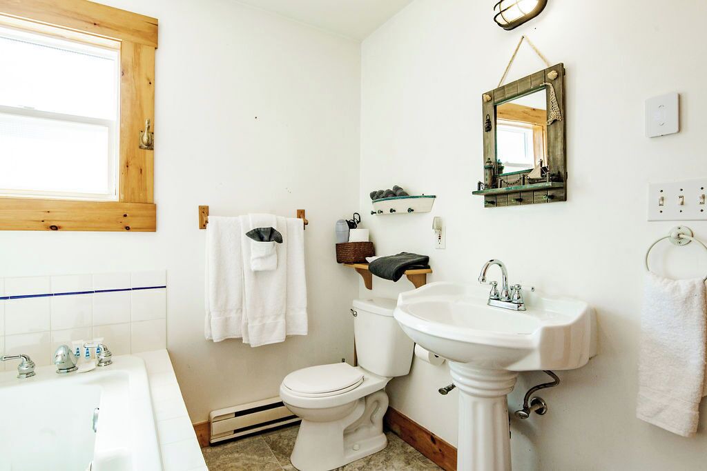 Photo of Bathroom in Boutiliers Point