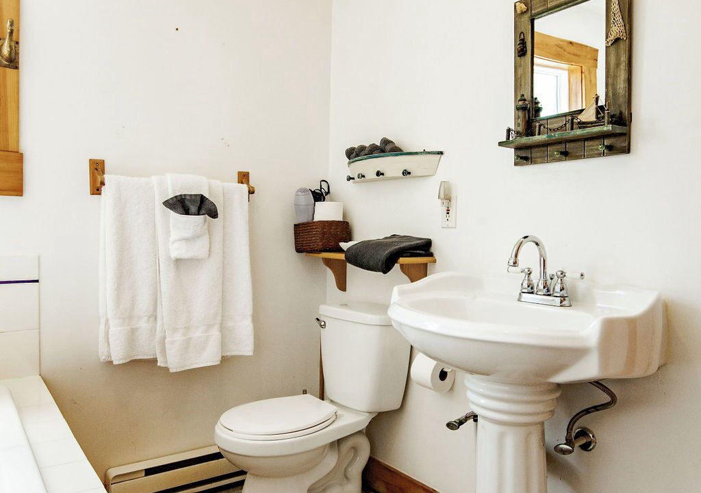 Photo of Bathroom in Boutiliers Point