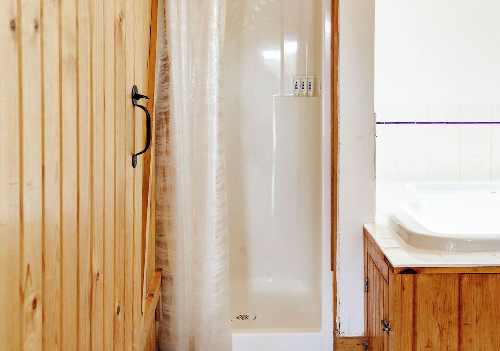Photo of Bathroom in Boutiliers Point