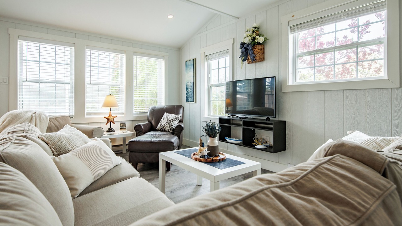 Photo of Livingroom in Boutiliers Point
