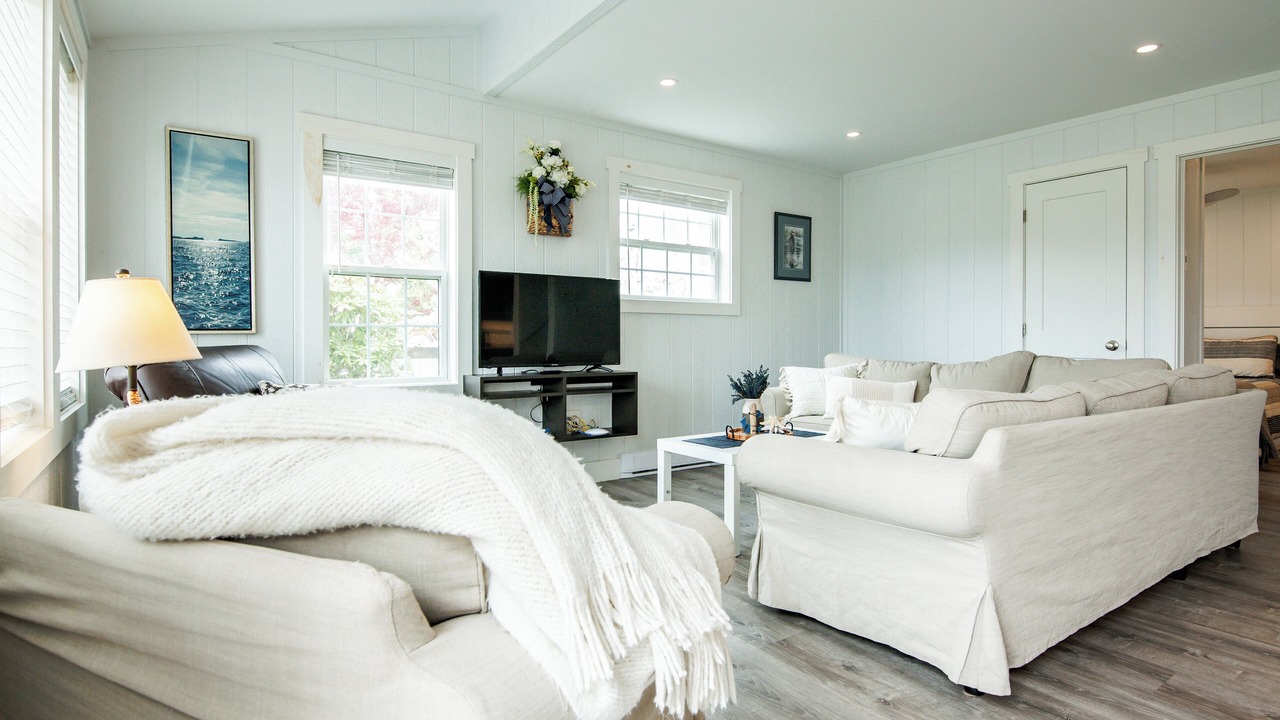 Photo of Livingroom in Boutiliers Point