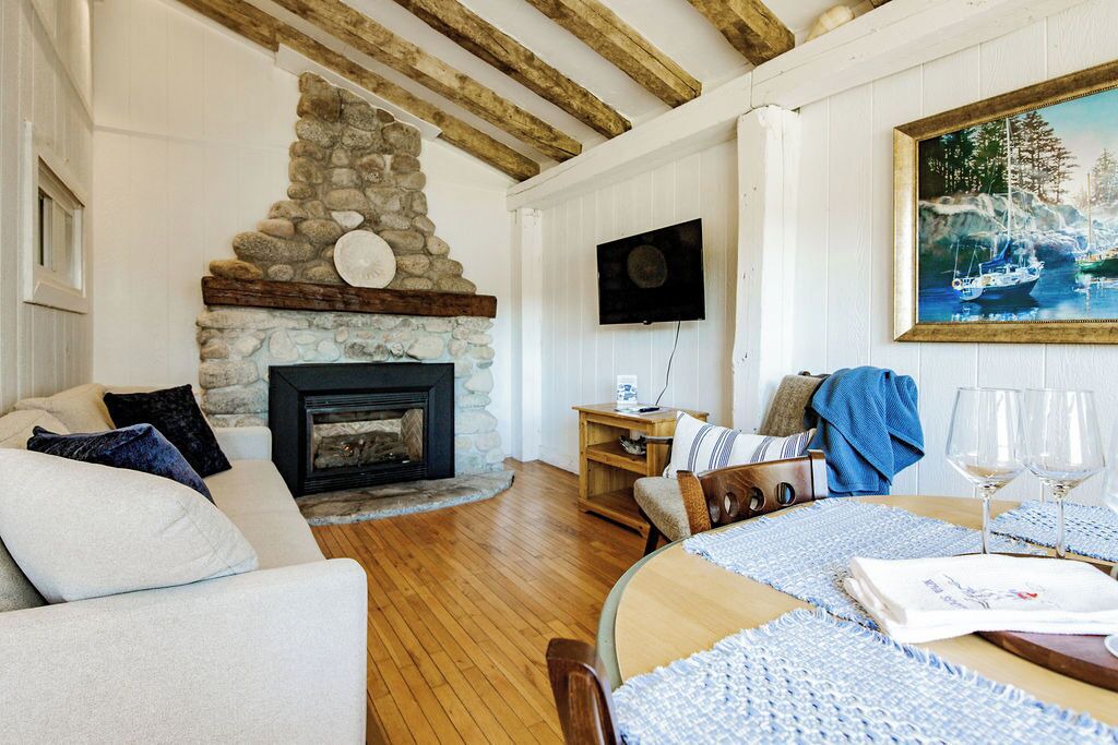 Photo of Livingroom in Boutiliers Point