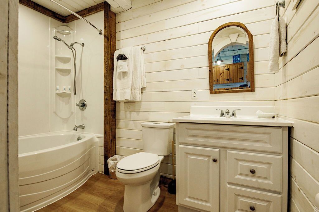 Photo of Bathroom in Boutiliers Point
