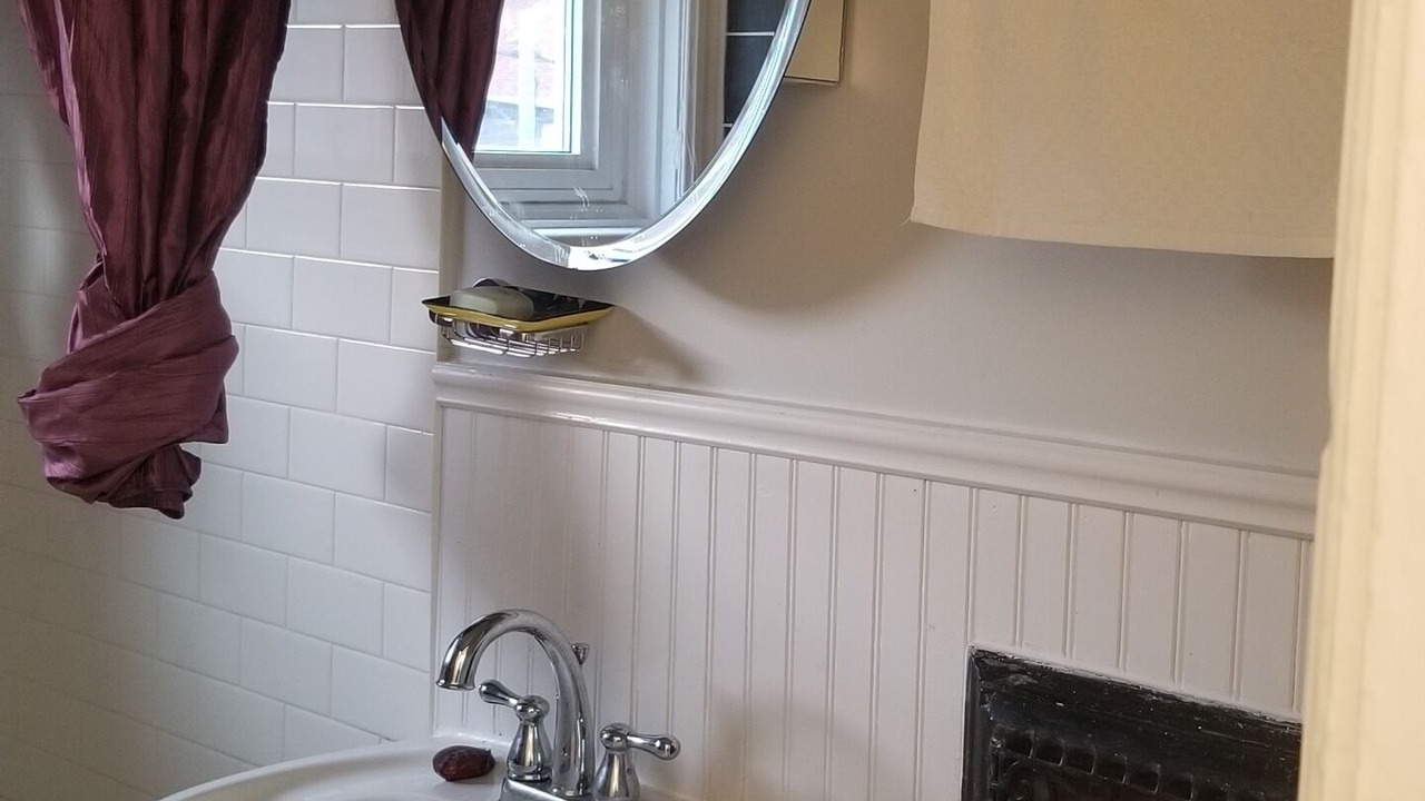 Photo of Bathroom in Centretown