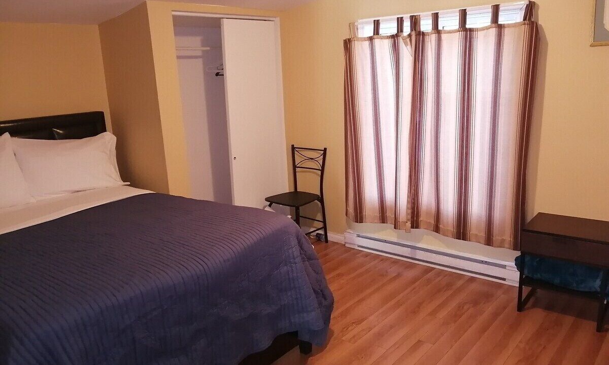 Photo of Bedroom in Aylmer