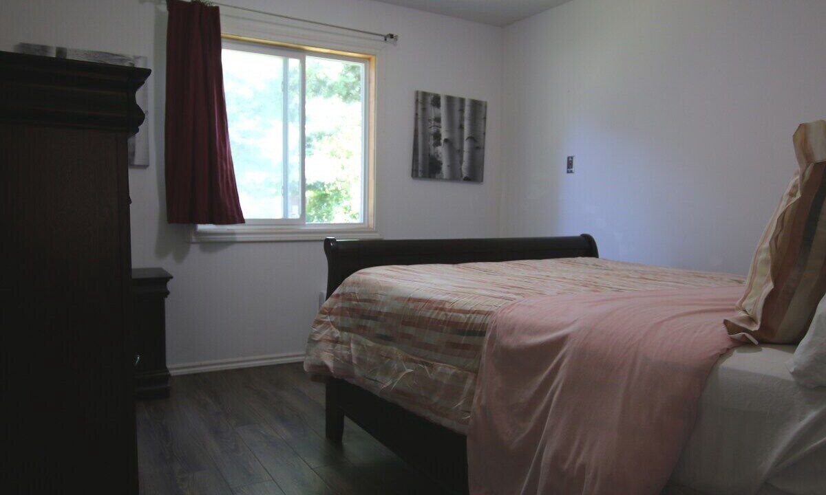Photo of Bedroom in Aylmer