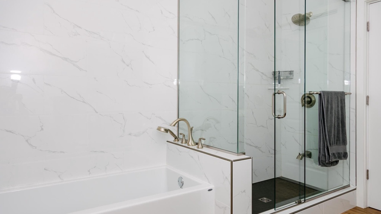 Photo of Bathroom in Dysart et al