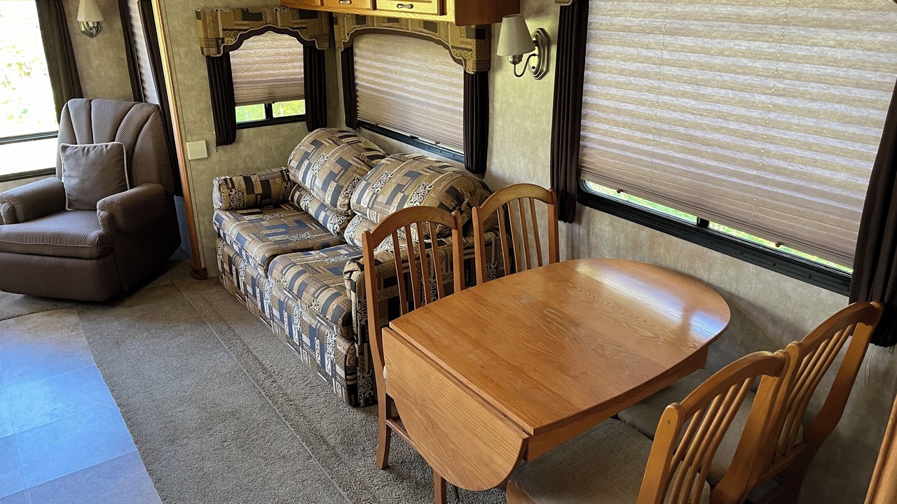 Photo of Livingroom in Onanole