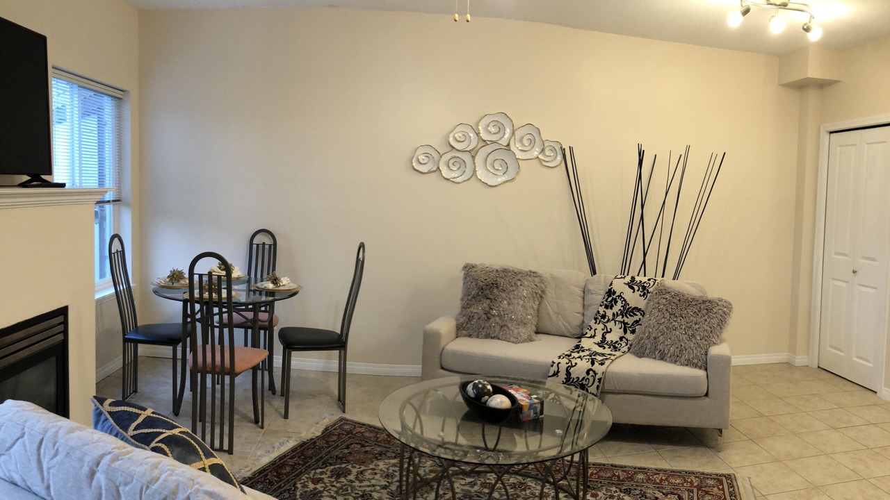 Photo of Livingroom in Maple Ridge