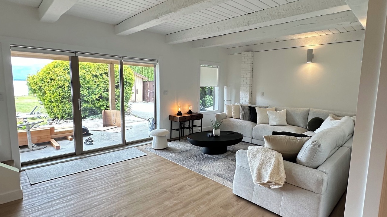 Photo of Livingroom in Blind Bay