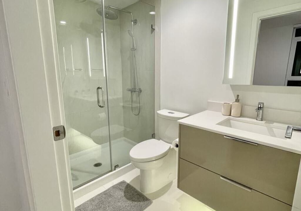 Photo of Bathroom in District of North Vancouver