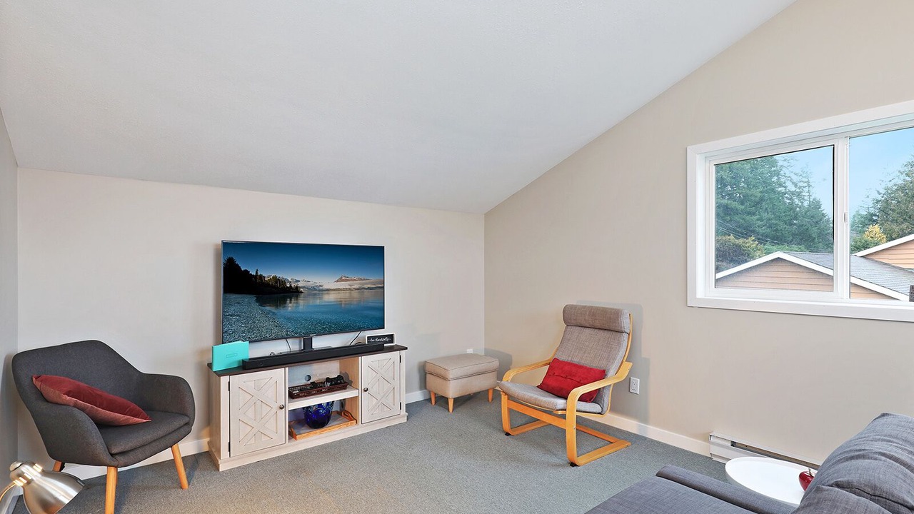Photo of Livingroom in Buckley Bay