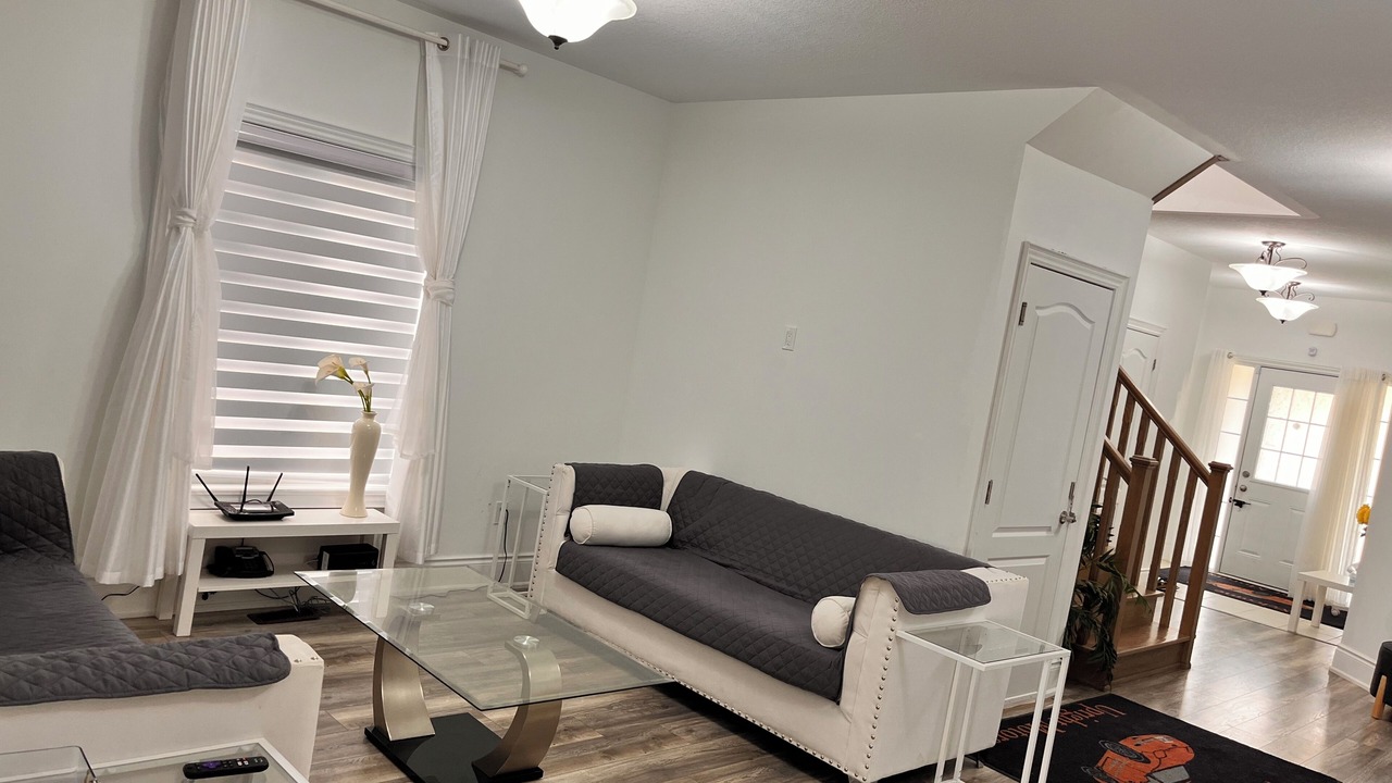 Photo of Livingroom in Thorold